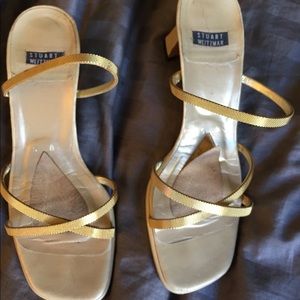 Size 5 Stuart Weizmann gold 2 inch heel