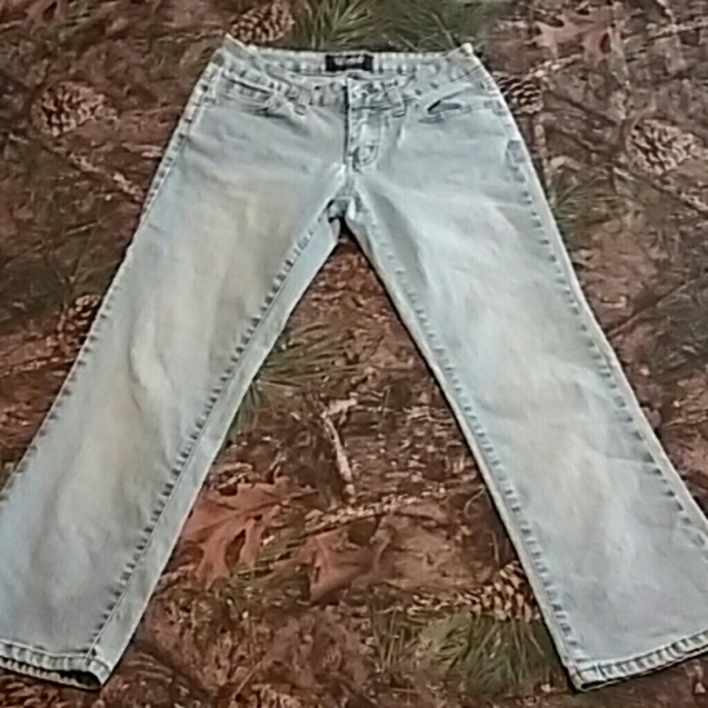 Angels Capris Light Wash Rhinestone Pockets - Picture 3 of 5