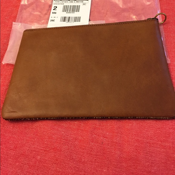 Madewell brand new pouch clutch - Picture 2 of 4