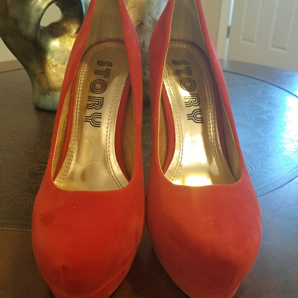 Red heels - Picture 2 of 2