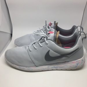 NIKE RosheRun QS "Quickstrike"