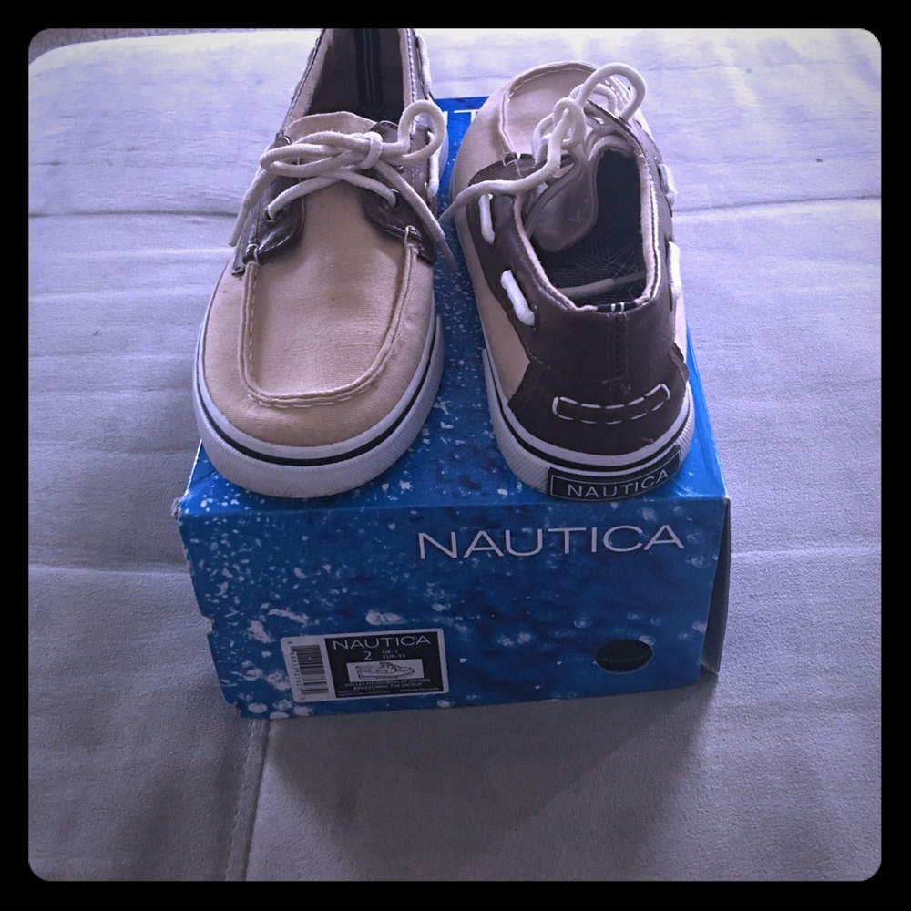 Boys size 2 boat shoes