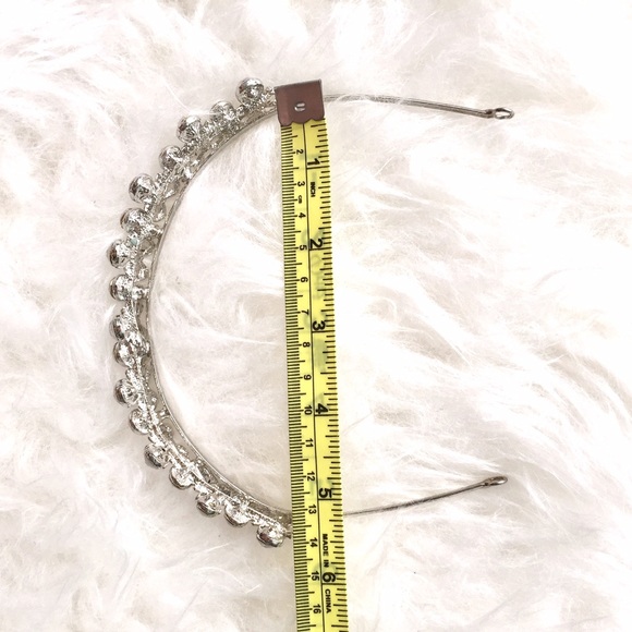Tiara - Picture 4 of 4