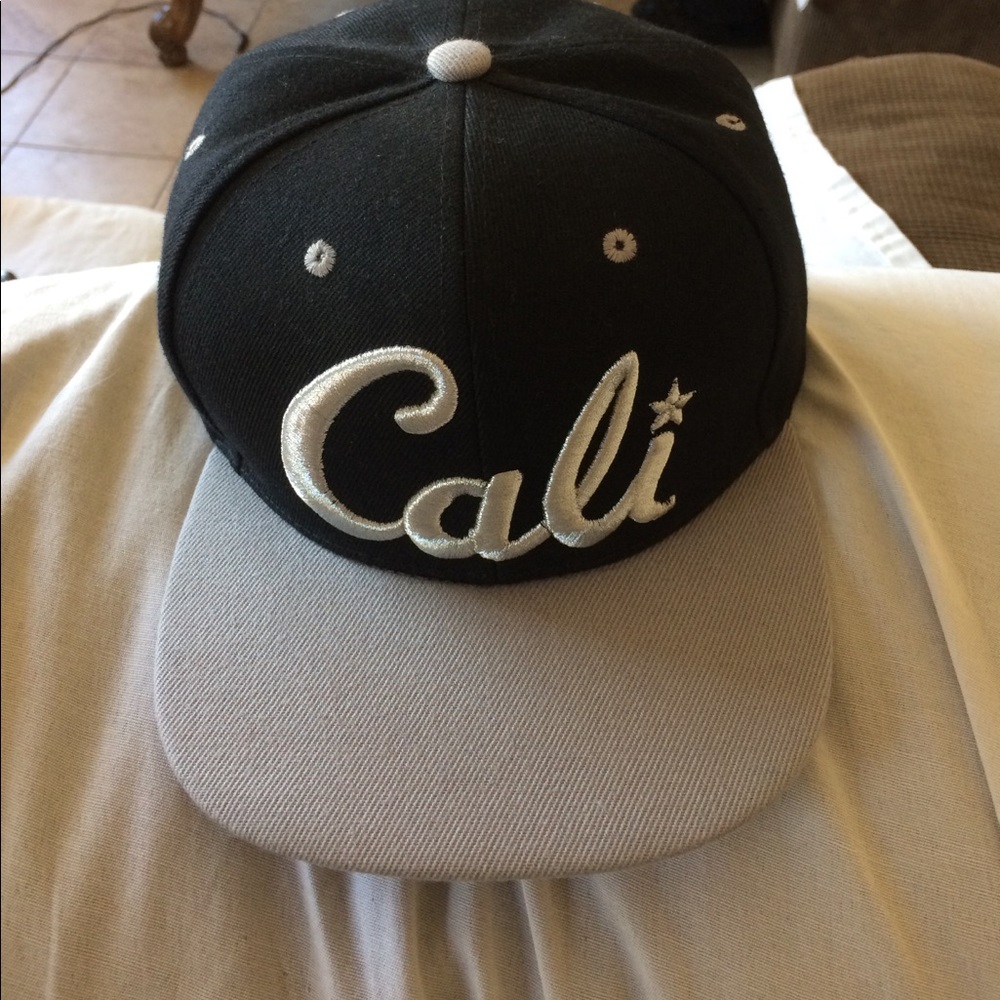 Cali SnapBack