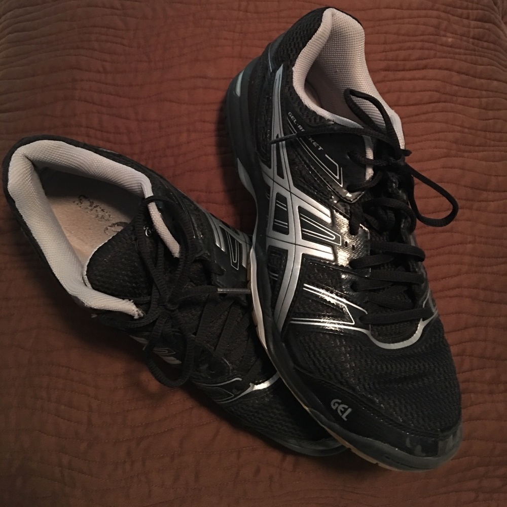 Volleyball shoes