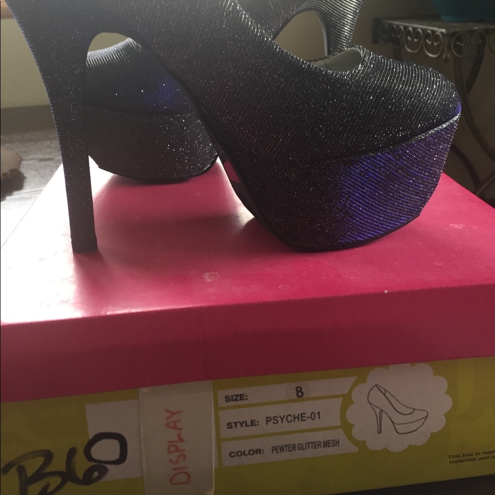 Shoes - Picture 3 of 3