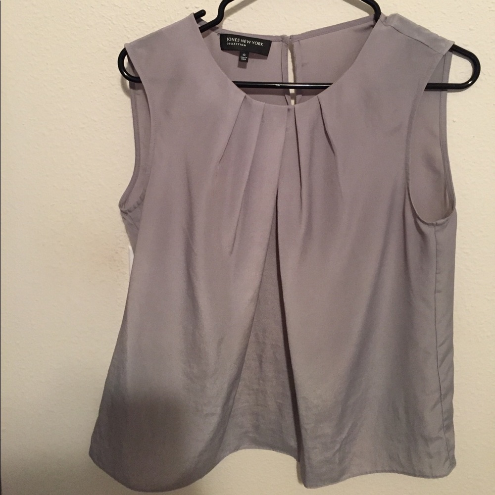 Jones New York Grey Sleeveless Blouse