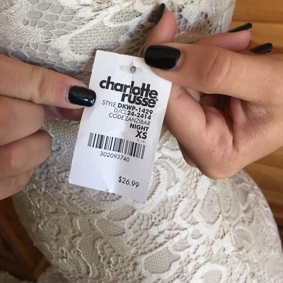 Bodycon lace dress - Picture 3 of 3