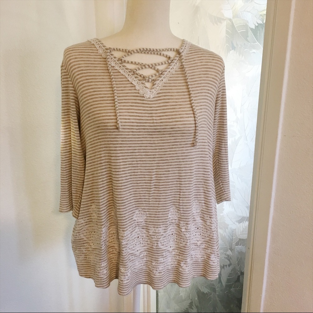 Style & co size M lace up top