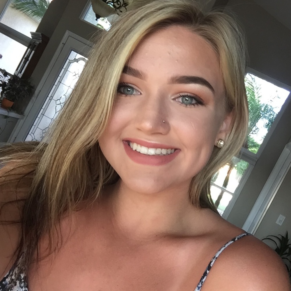 Meet your Posher, Julia