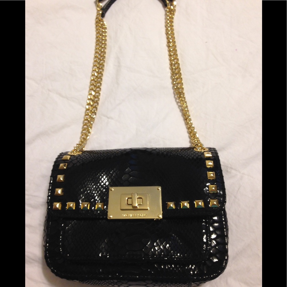 MICHAEL KORS FLAP BAG Gold Studs