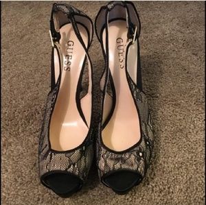 Sexy black lace peep toe pumps - Guess