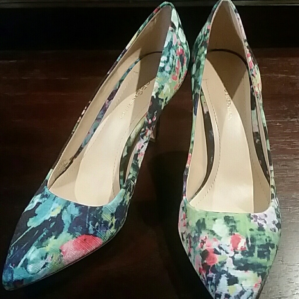 BCBG floral heels size 7.5