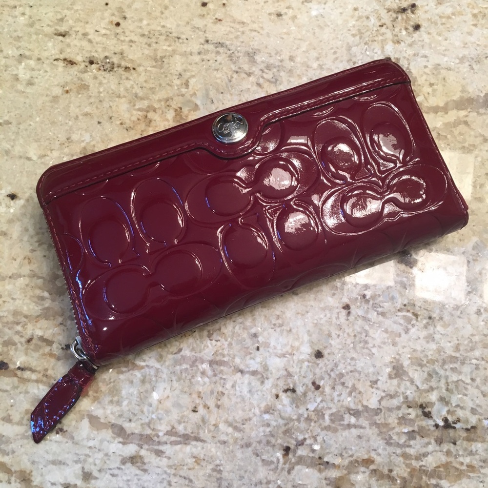 🎉SALE🎉 Authentic Coach Patent Leather Wallet