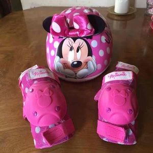 Minnie Mouse helmet
