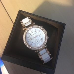 Michael Kors white and rose gold wrist watch