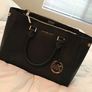 Michael Korea purse