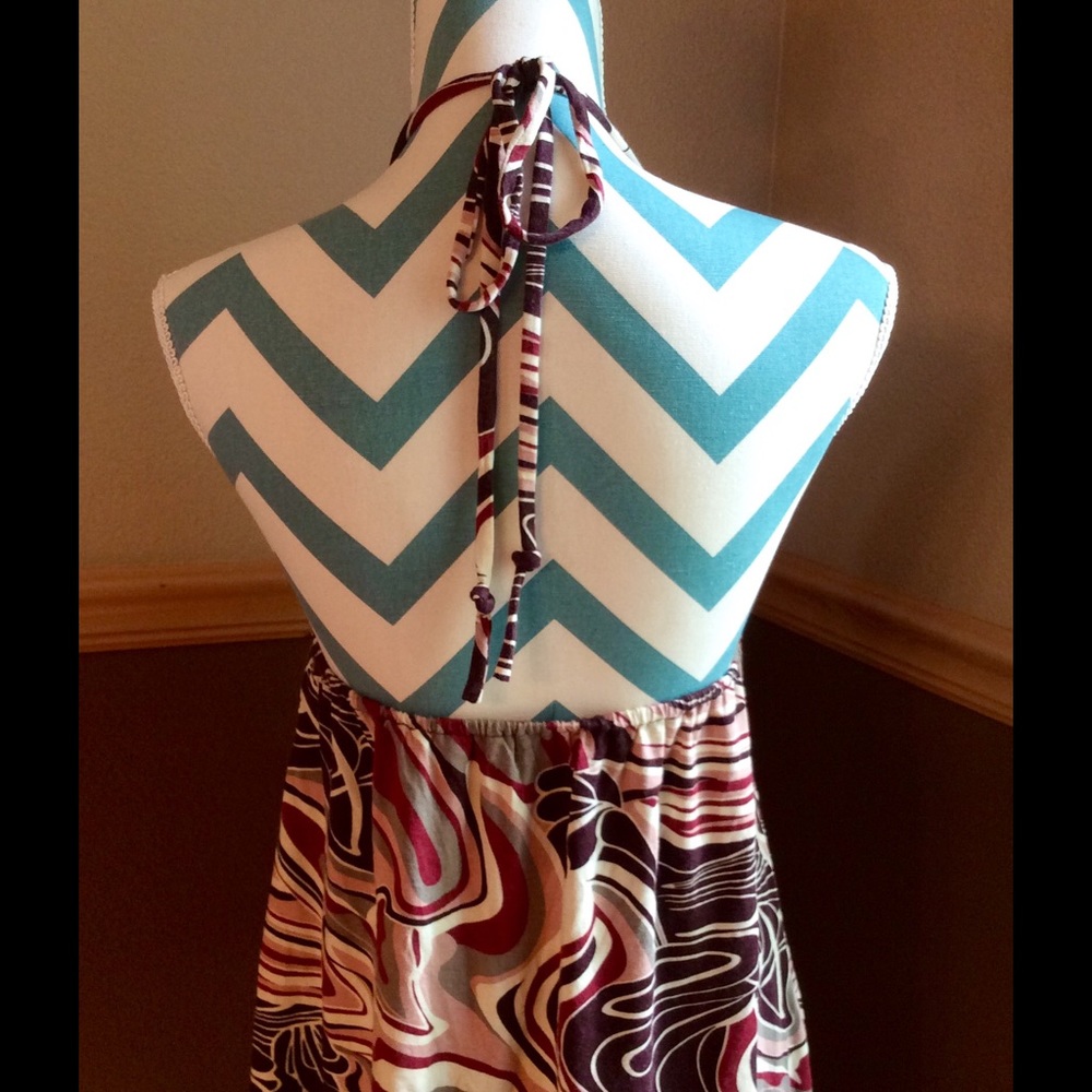 💕New Listing💕 women's jaloux halter top. - Picture 6 of 7