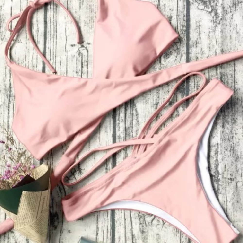 Cross Over Bikini 💖 - Picture 2 of 4