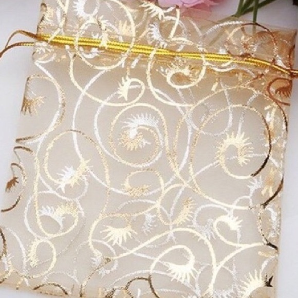 🔴🆕2 pairs for $12 Triangular geometric ear studs - Picture 3 of 4