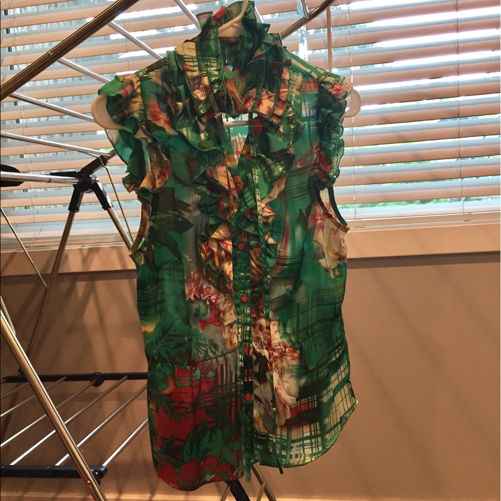 Sleeveless floral blouse