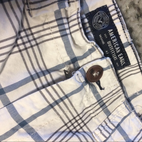 AE men's shorts size 30 - Picture 3 of 4