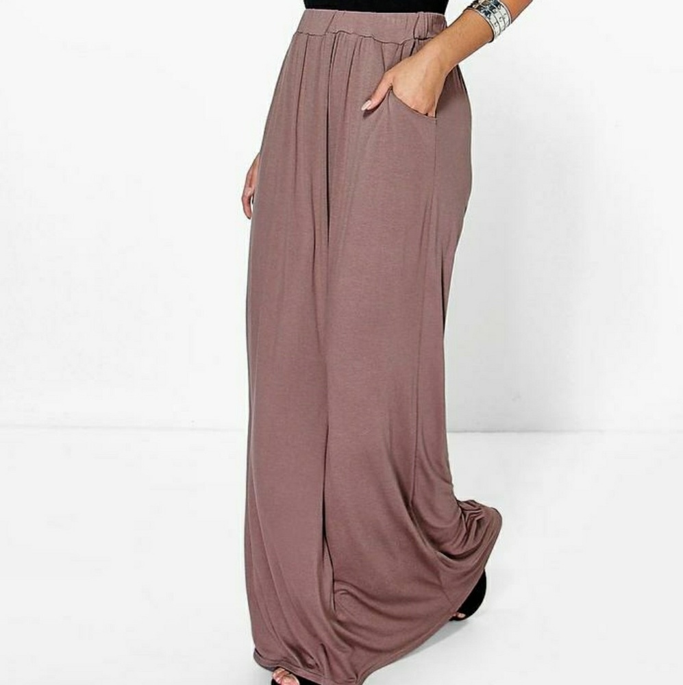 Boohoo plus rae maxi skirt