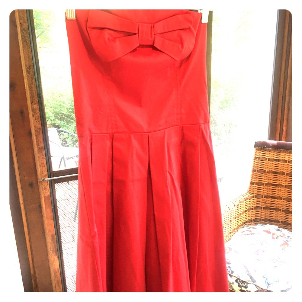Adorable Canadian red with bow strapless dress