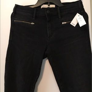 Gap True Skinny Black Ankle Jeans - Size 28 R