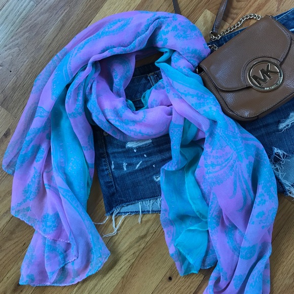 Accessories - Paisley Scarf