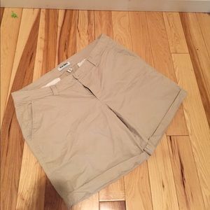 Old Navy khaki Bermuda shorts