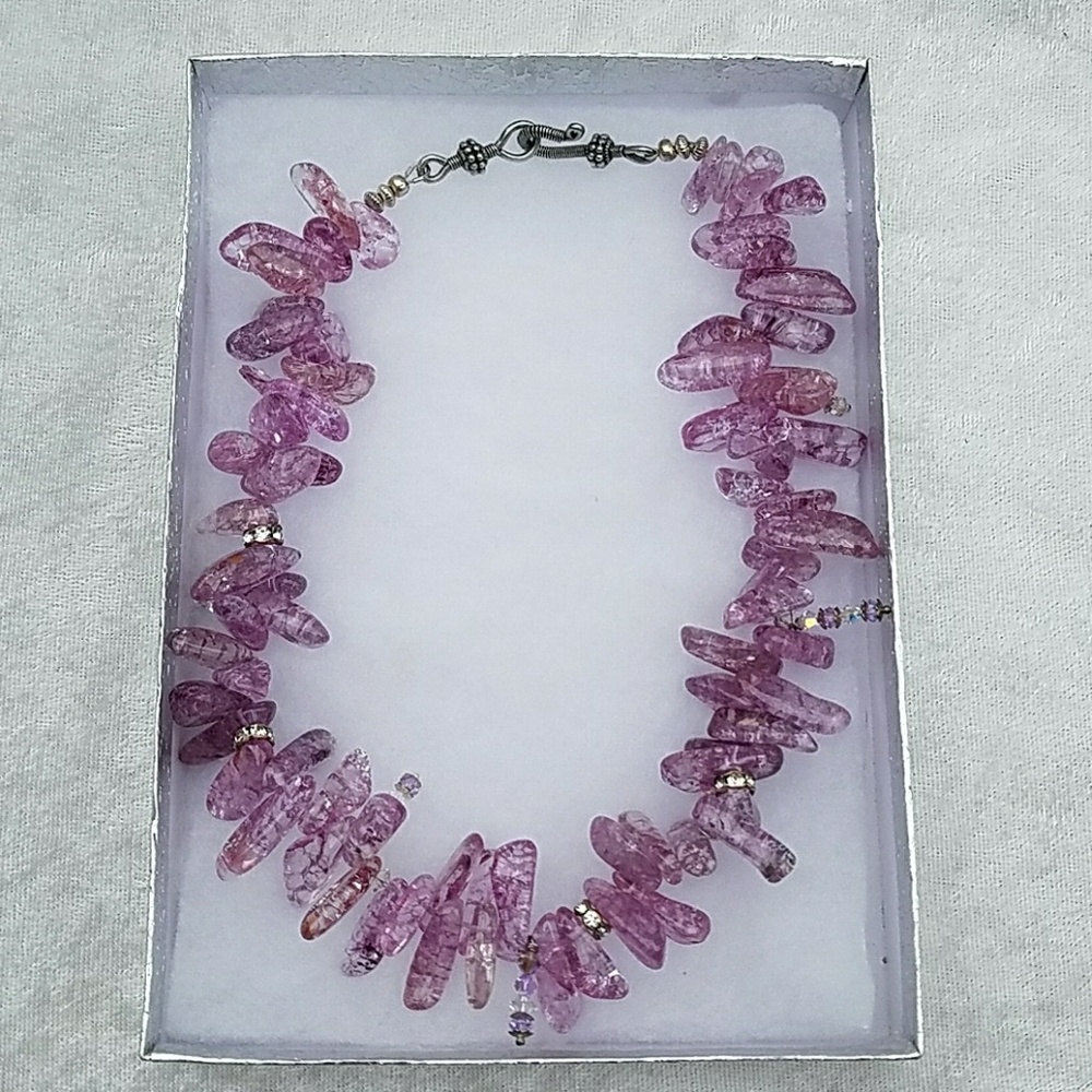 Gorgeous Light Purple Necklace  NWOT