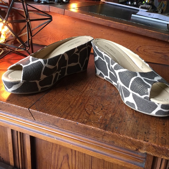 Wedge slip on's - Picture 2 of 6