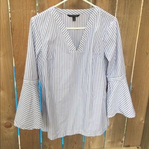 Bell sleeve lightweight v-neck top