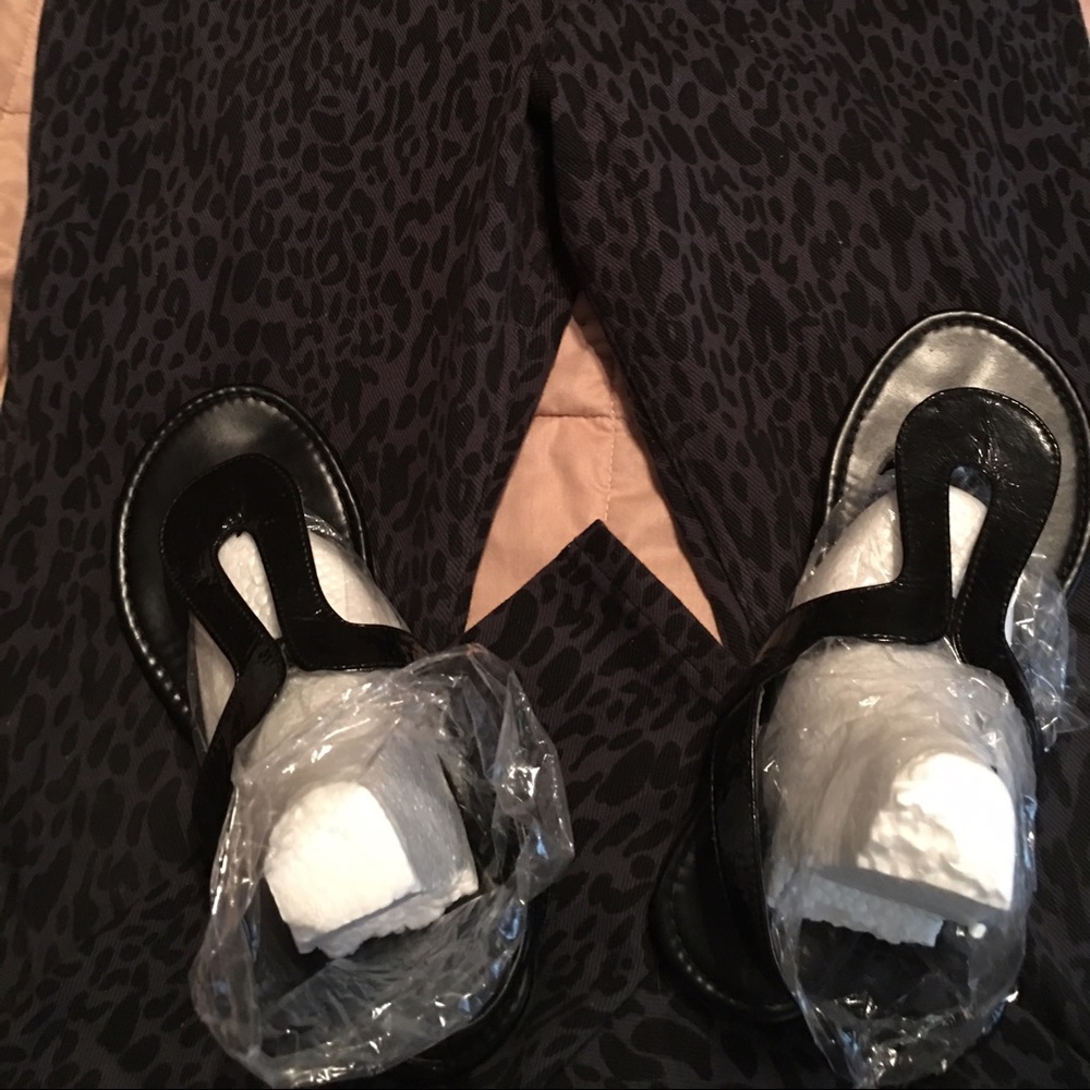 Bahama Bay Black flat Sandals Sz 8M - worn 2x