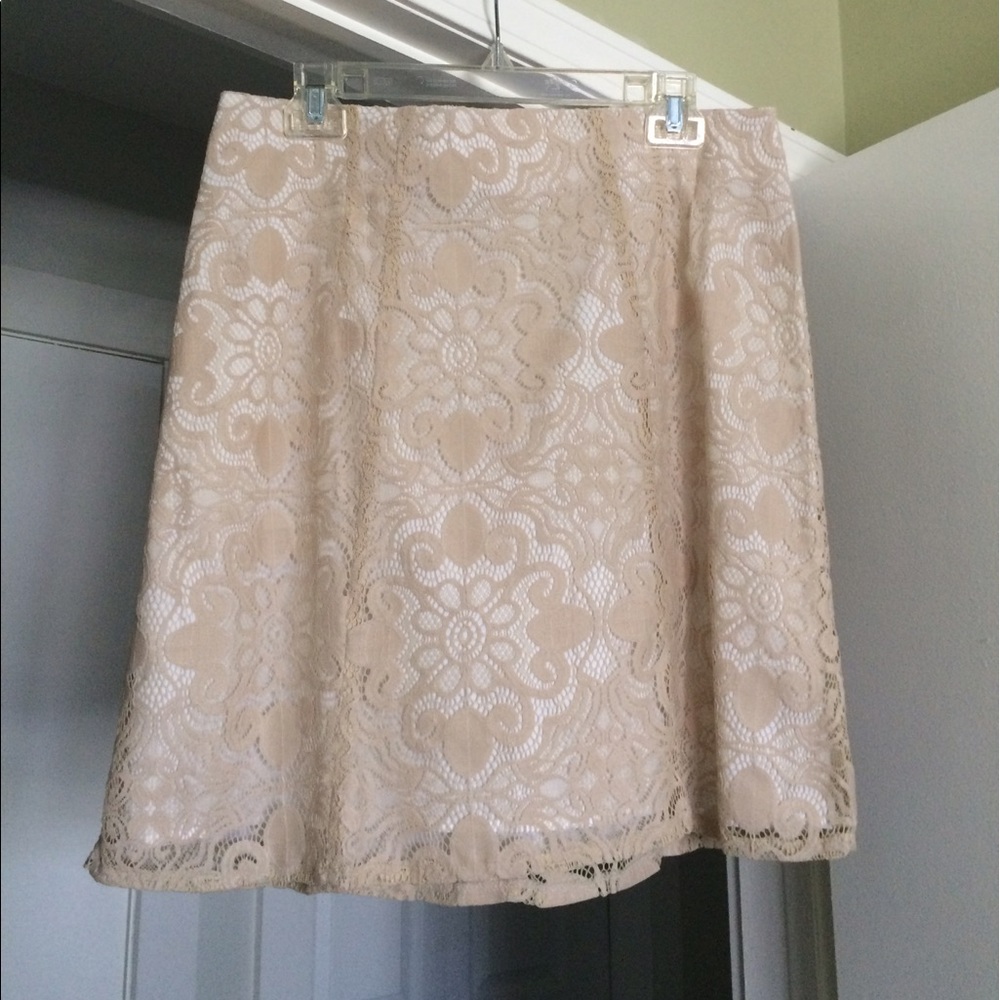 2/$10 Nude/cream lace skirt NWT