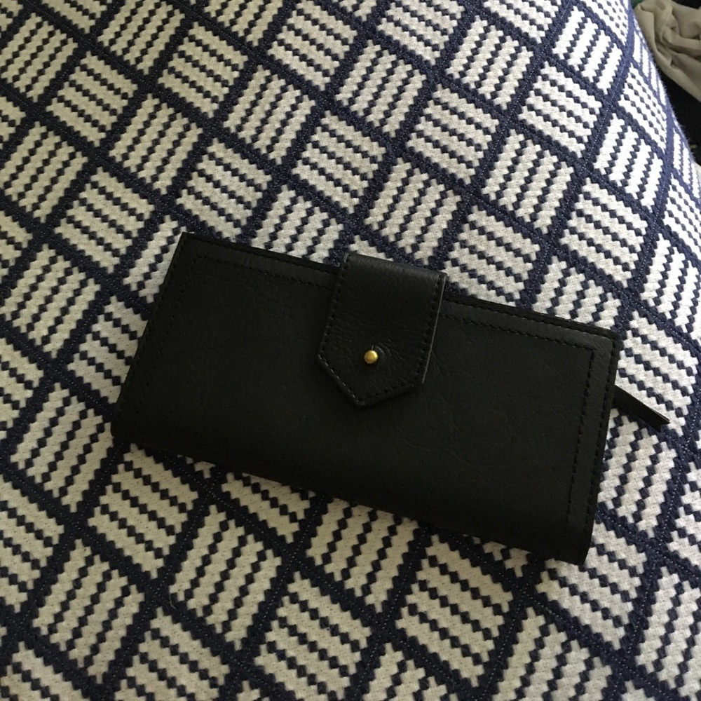 NWOT classic Madewell black leather wallet