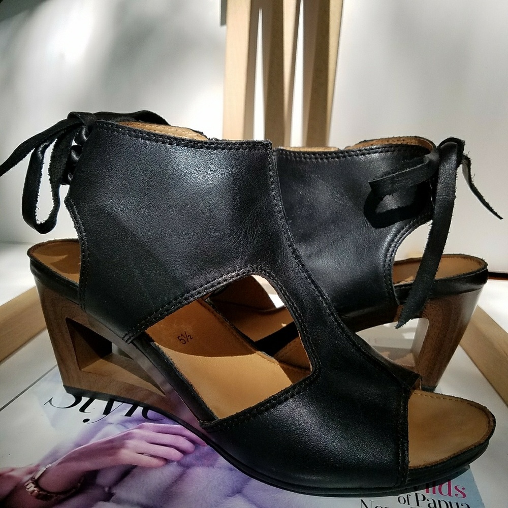 Gabor  black leather sandal