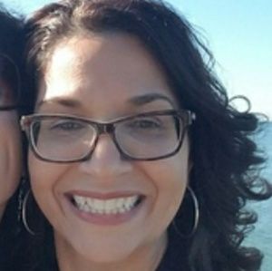 Meet your Posher, Gloria