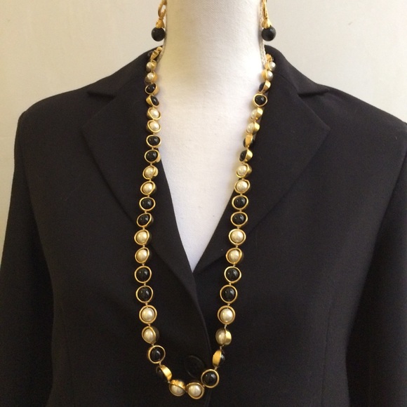 Necklace w/interchangeable Earrings. - Picture 2 of 7