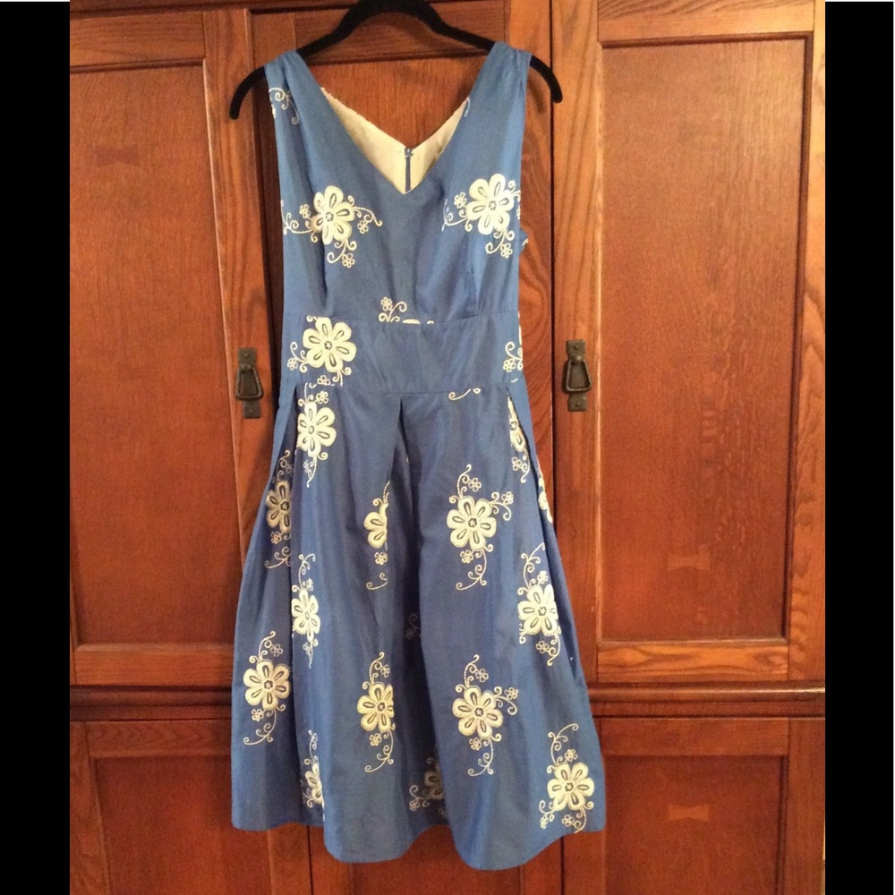 ππHPππBlue dress with white embroidery. SZ 16P - Picture 2 of 7