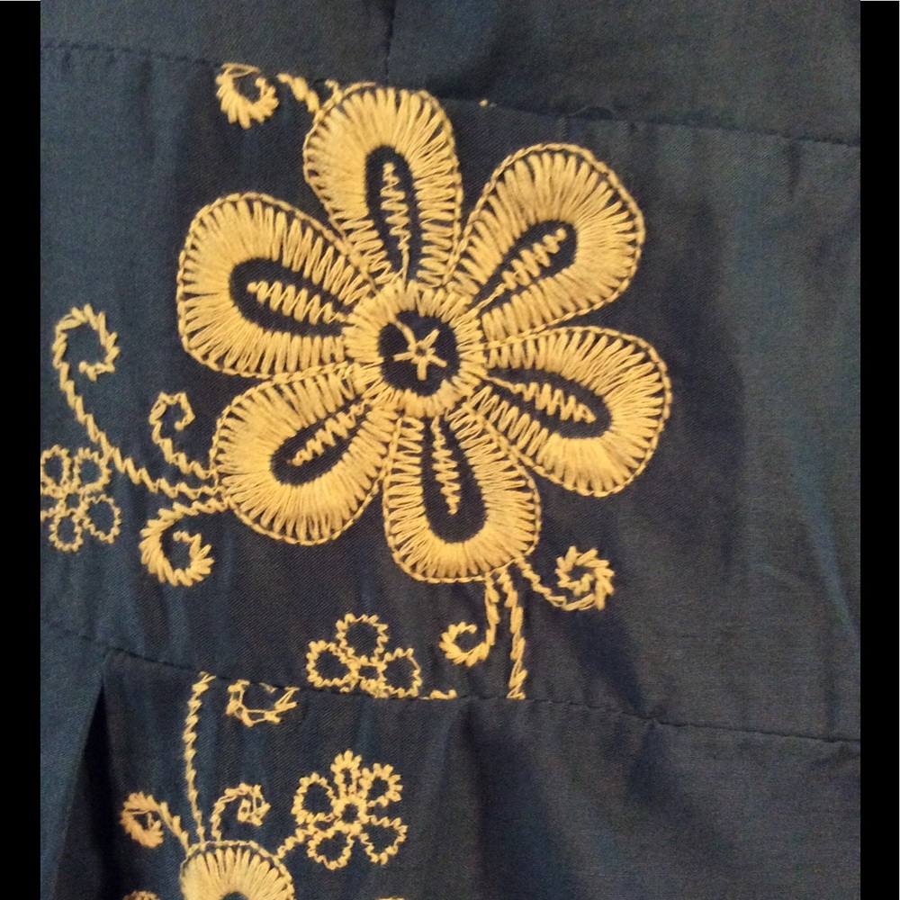 ππHPππBlue dress with white embroidery. SZ 16P - Picture 4 of 7