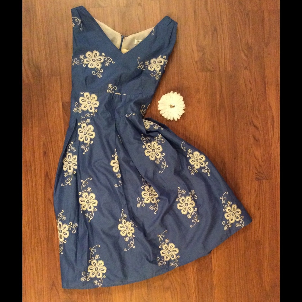 ππHPππBlue dress with white embroidery. SZ 16P - Picture 1 of 7
