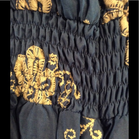 🎉🎈HP🎉🎈Blue dress with white embroidery. SZ 16P - Picture 5 of 7