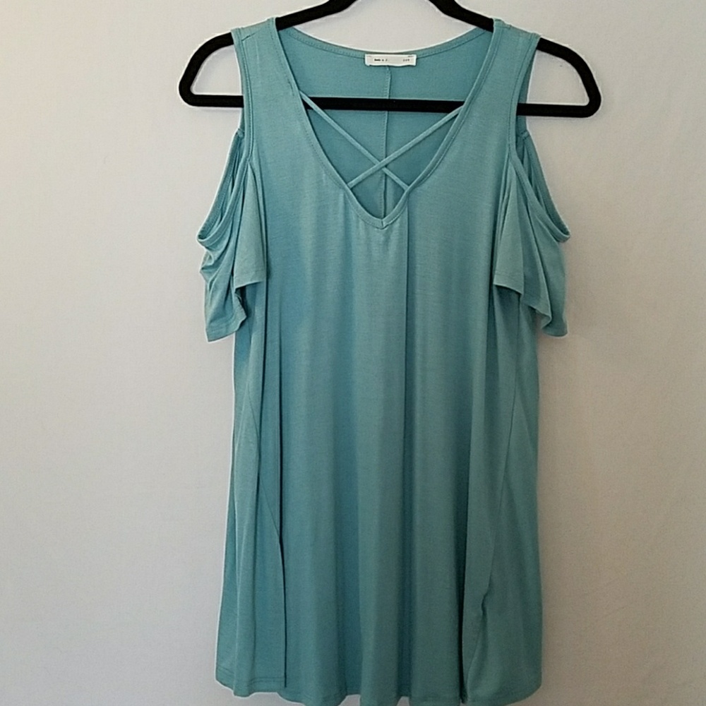 NWOT Sage Cold Shoulder