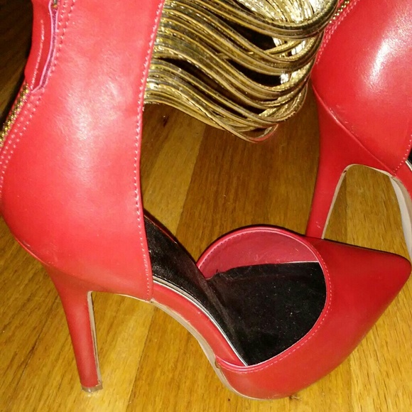 Shoes - Picture 2 of 3