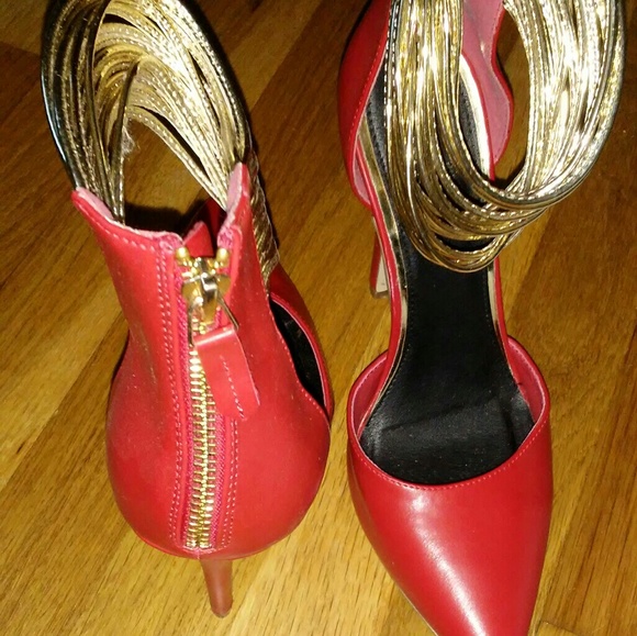 Shoes - Picture 3 of 3