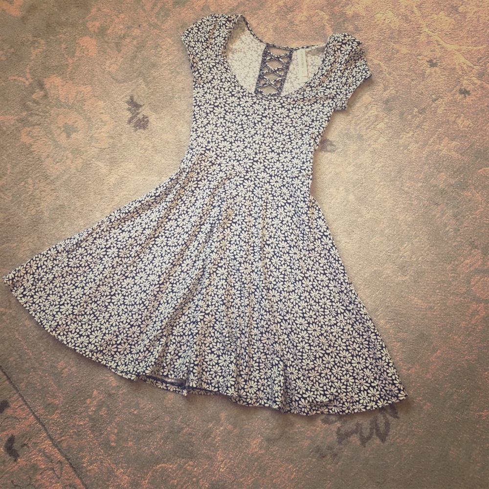 Cute navy and white flower summer dress.  XS.