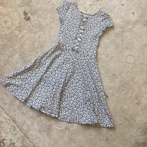 Aeropostale Dresses - Cute navy and white flower summer dress. XS. Aeropostale Dresses - Cute navy and white flower summer dress. XS.