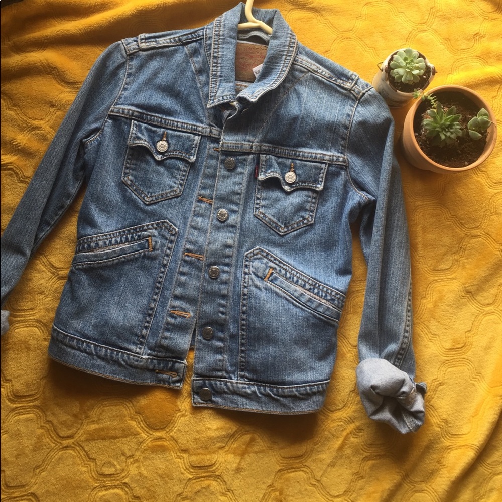 Cute jean jacket!